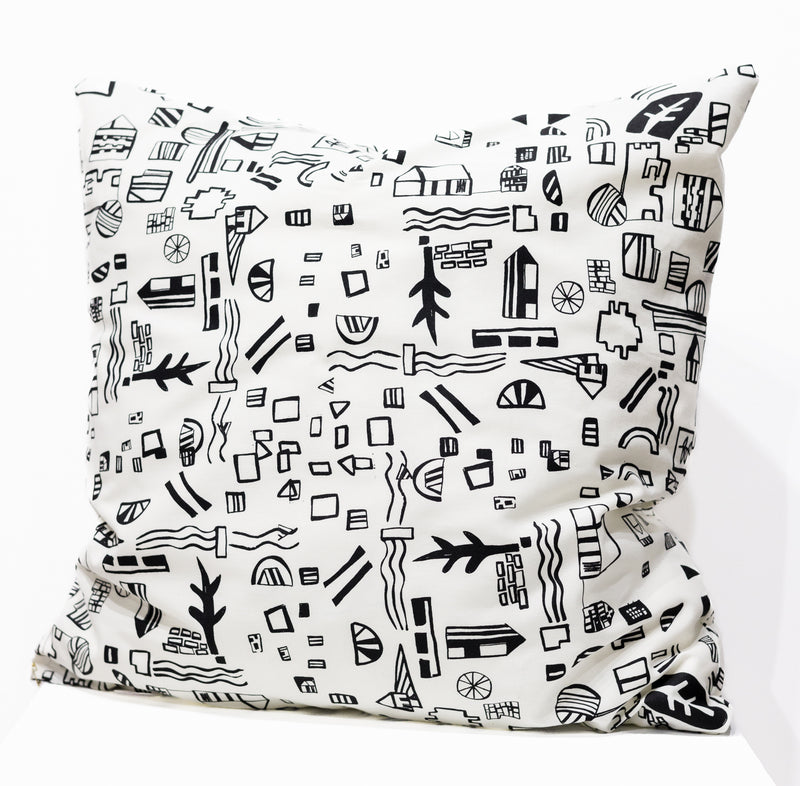 Pillow by Miriam Singer (white/white)