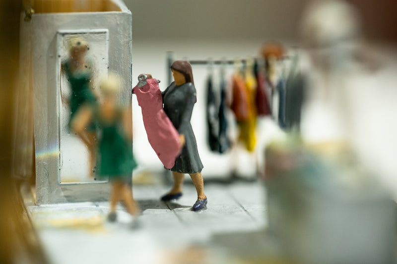 Chic Boutique, Mystique Peek